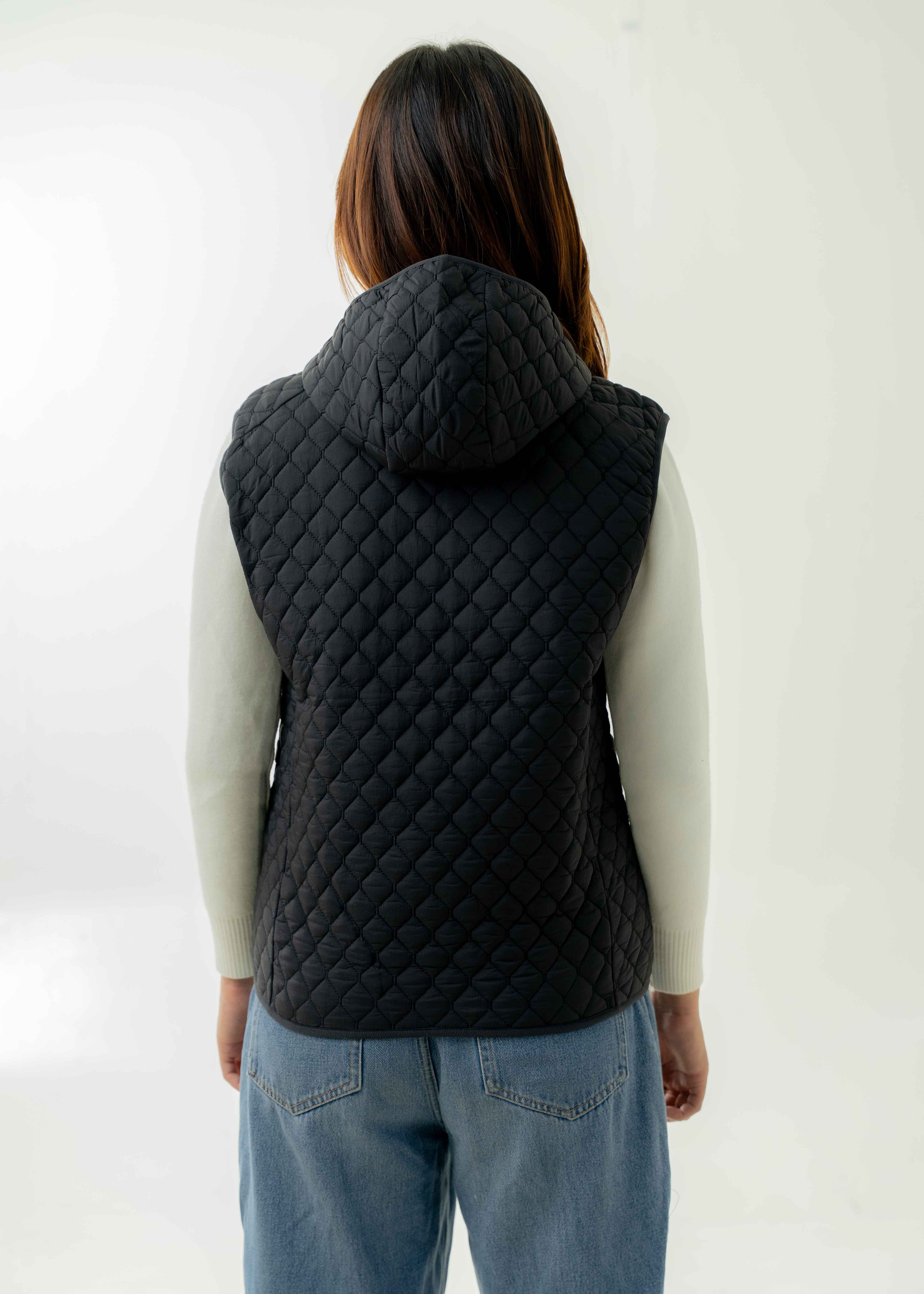 Women's Spring Lake Insulated Crepe Taffeta 250 GSM Sleeveless Jacket-2